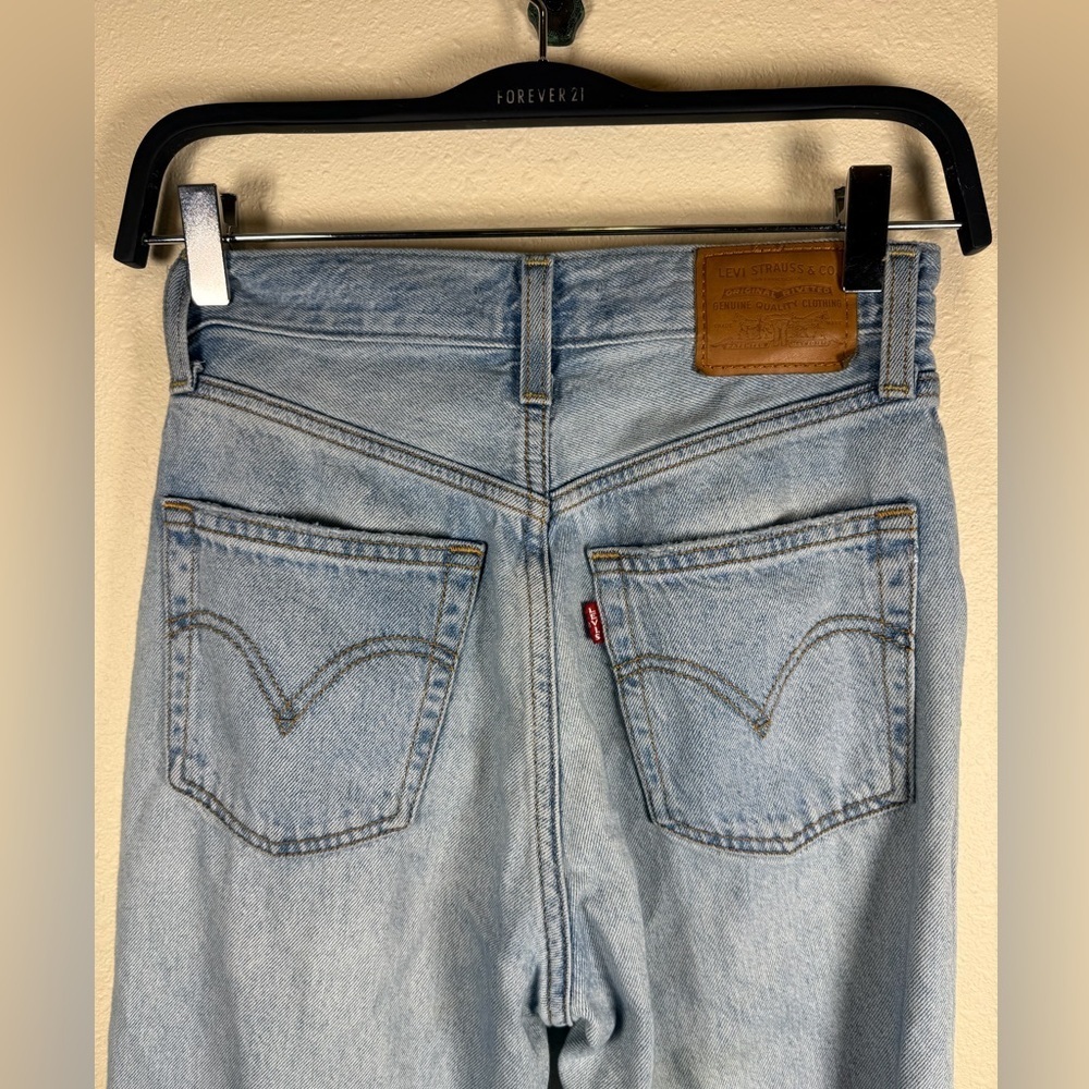 Levi Ribcage Straight Womens Jeans 25 Cropped Cut Hem 25” Inseam Light Wash - Picture 4 of 10